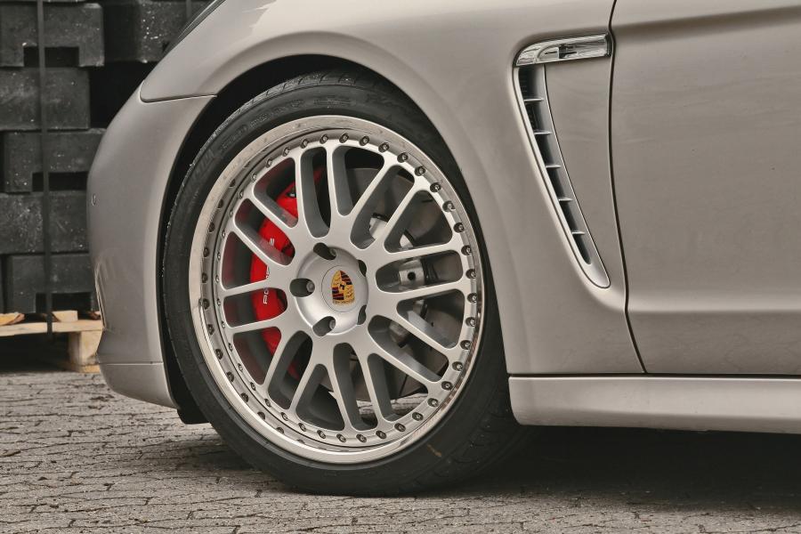  Porsche Panamera Turbo by McChip-DKR 2009 года  (фото 7 из 16)